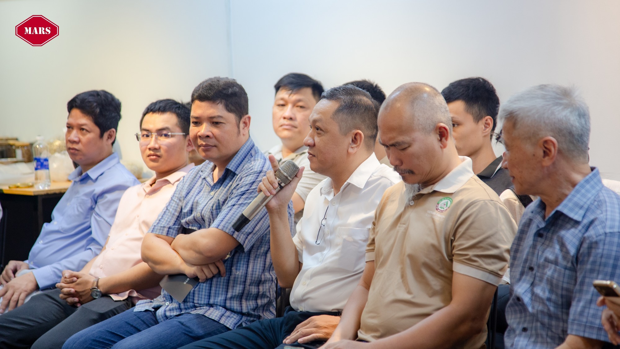 Khách mời đặt câu hỏi về công nghệ rang thông minh
